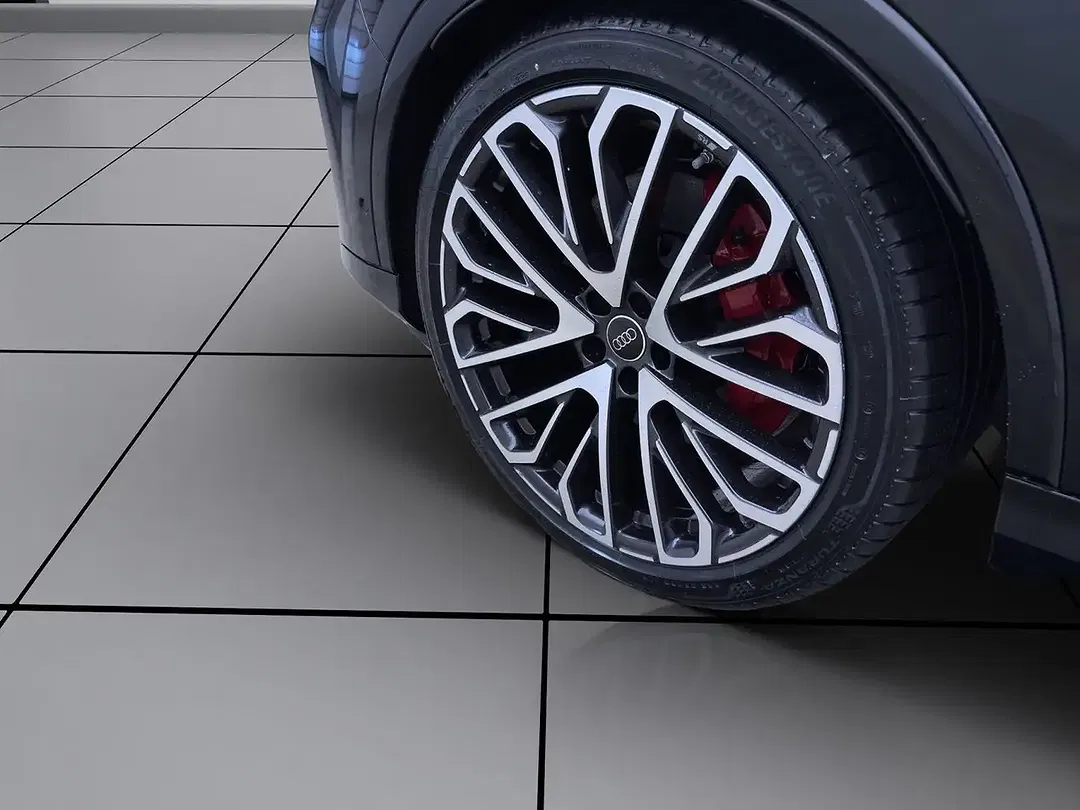 Audi Q7 - Thumbnail 9