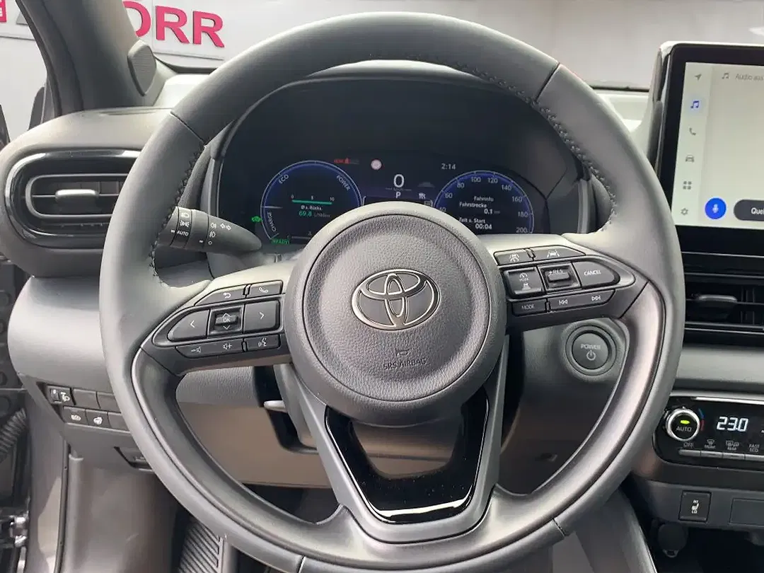 Toyota Yaris - Thumbnail 11