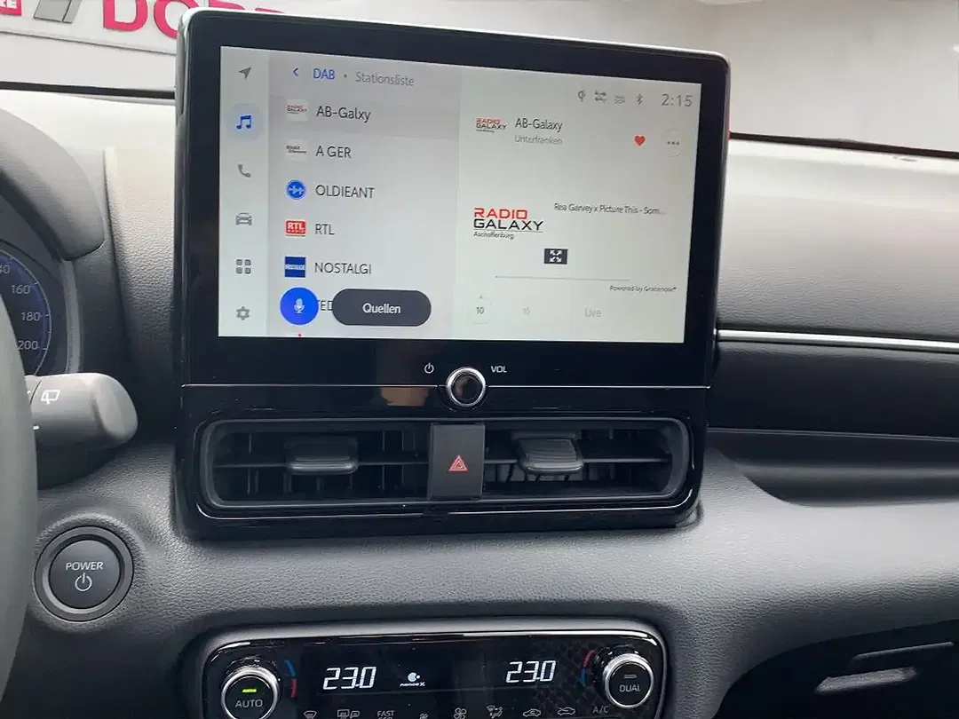 Toyota Yaris - Thumbnail 13