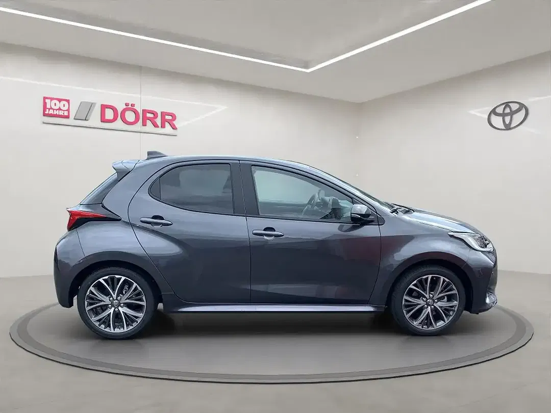 Toyota Yaris - Thumbnail 6