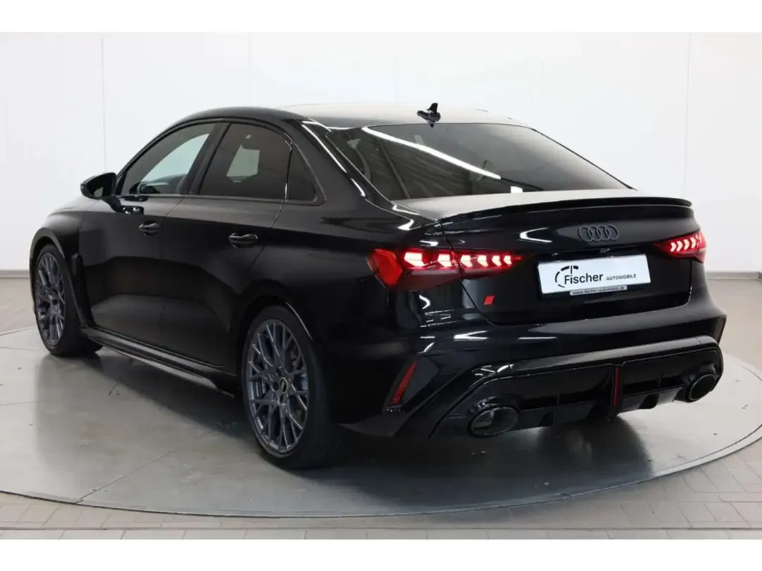 Audi RS3 - Thumbnail 3