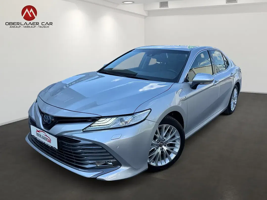 Toyota Camry AUT Hybrid Lounge