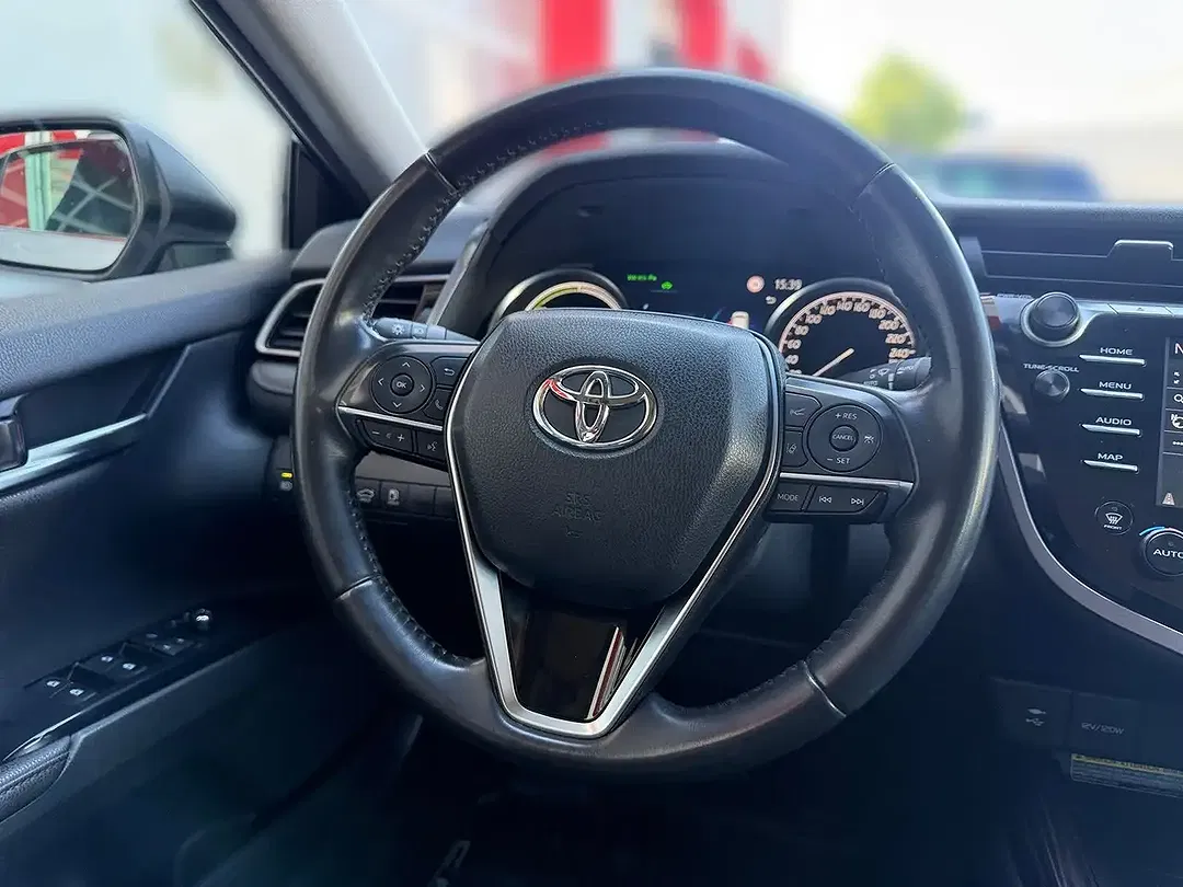 Toyota Camry - Thumbnail 8