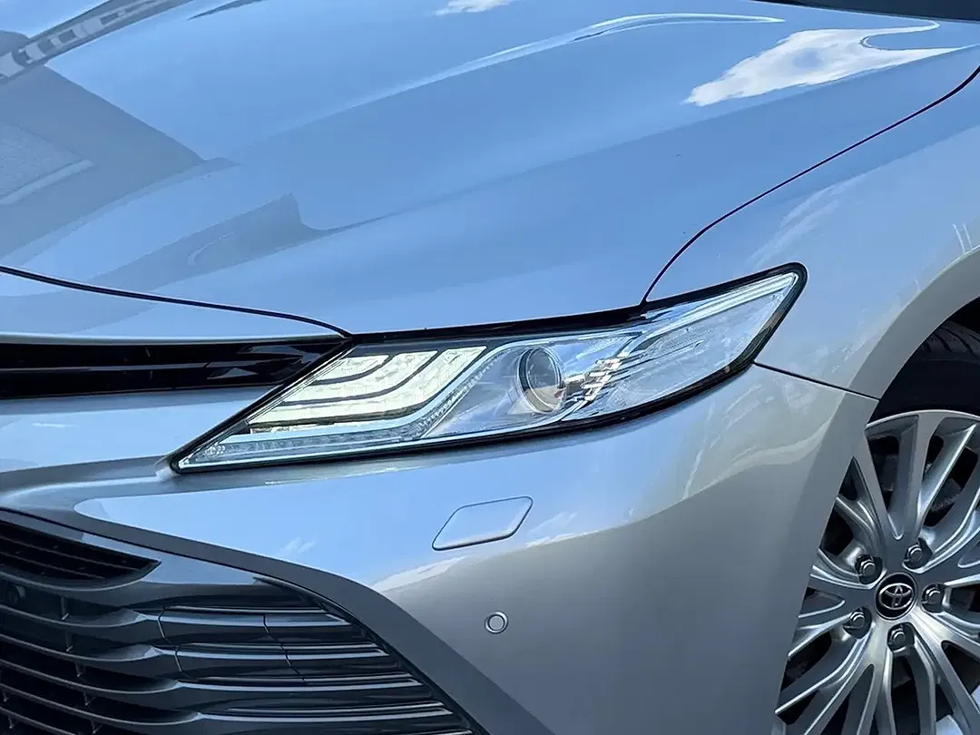 Toyota Camry - Thumbnail 4