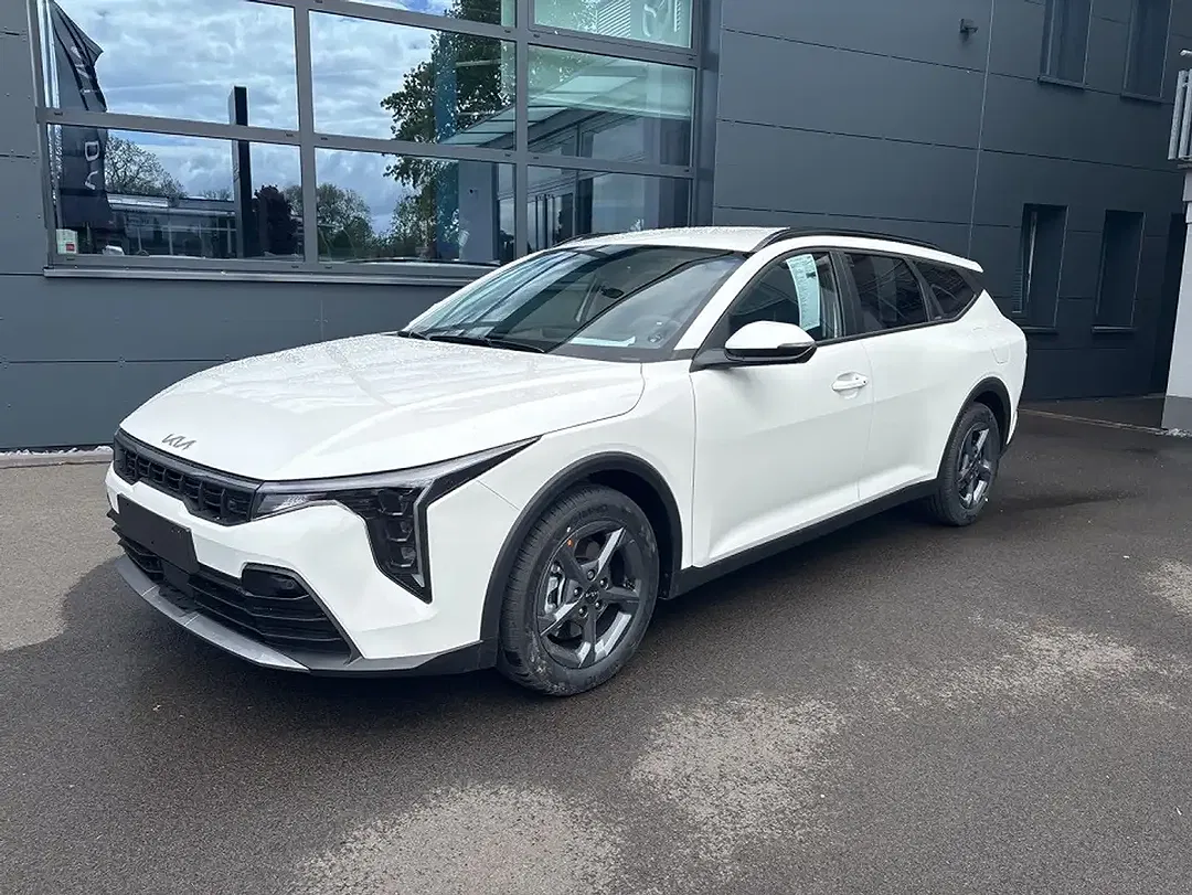 Kia K4 - Thumbnail 1
