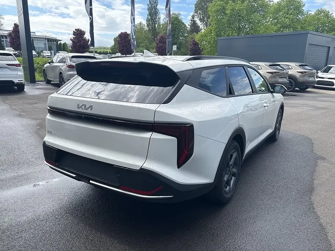Kia K4 - Thumbnail 3