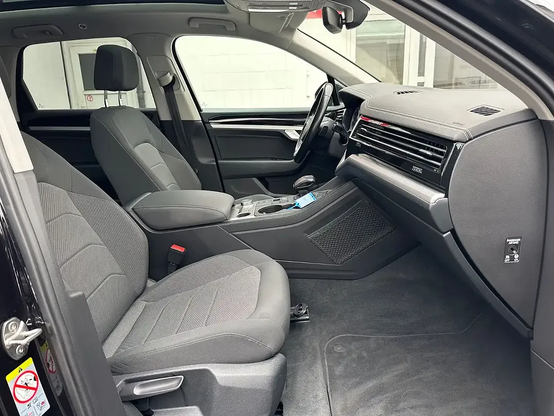 Volkswagen Touareg - Thumbnail 12