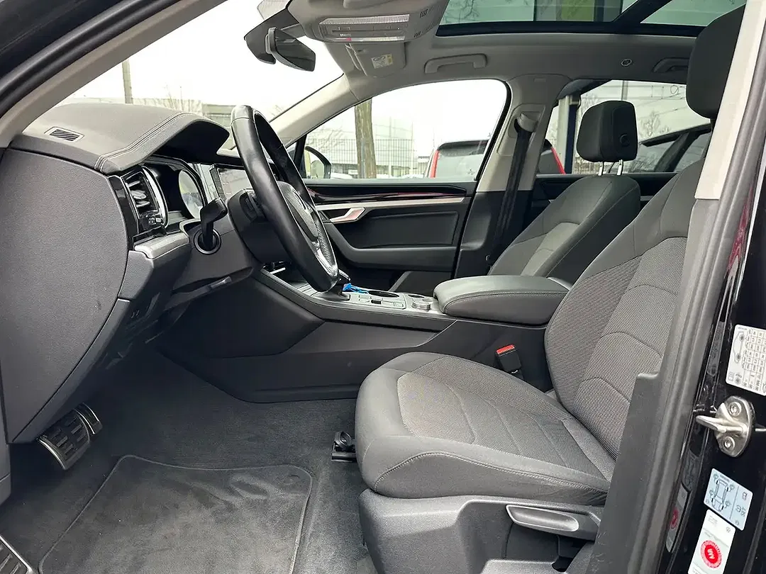 Volkswagen Touareg - Thumbnail 13