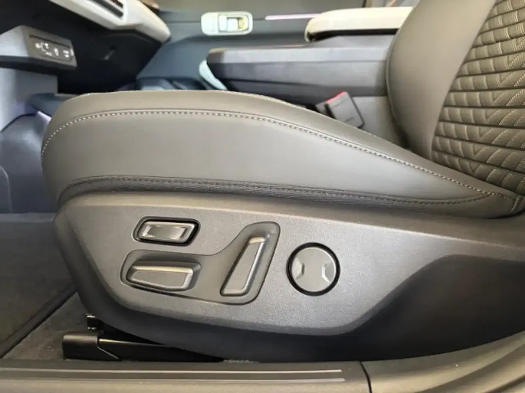 Kia EV4 - Thumbnail 15