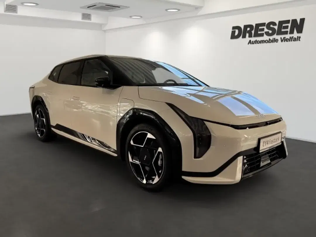 Kia EV4 - Thumbnail 2
