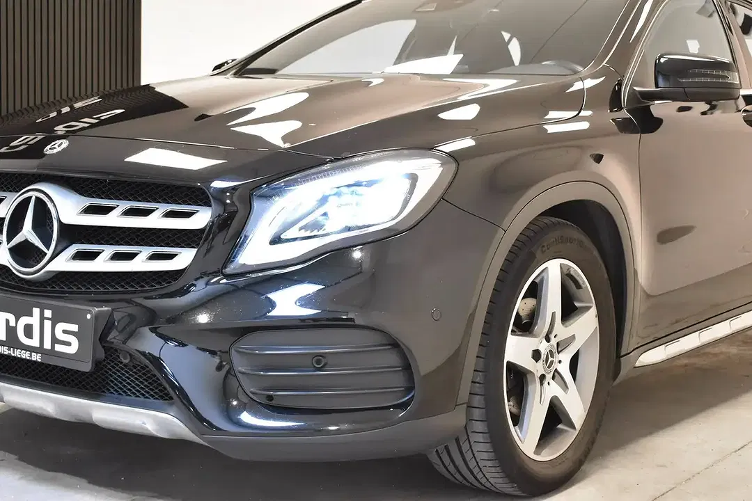 Mercedes-Benz GLA 180 - Thumbnail 2