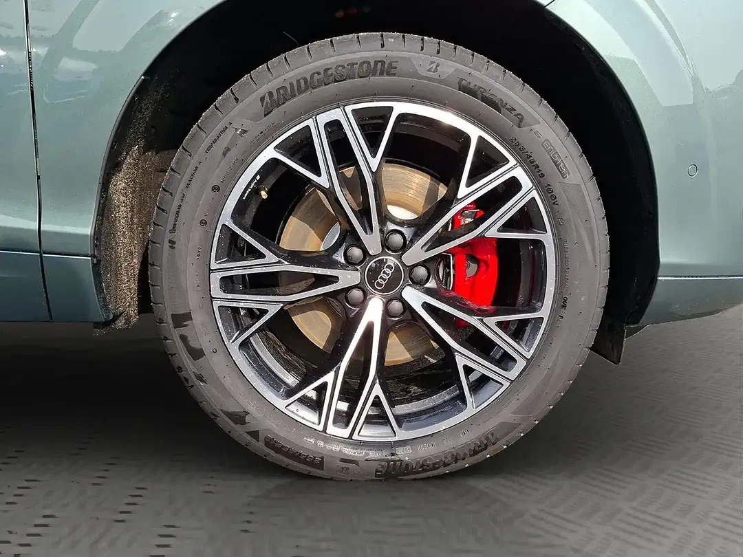 Audi Q3 - Thumbnail 9