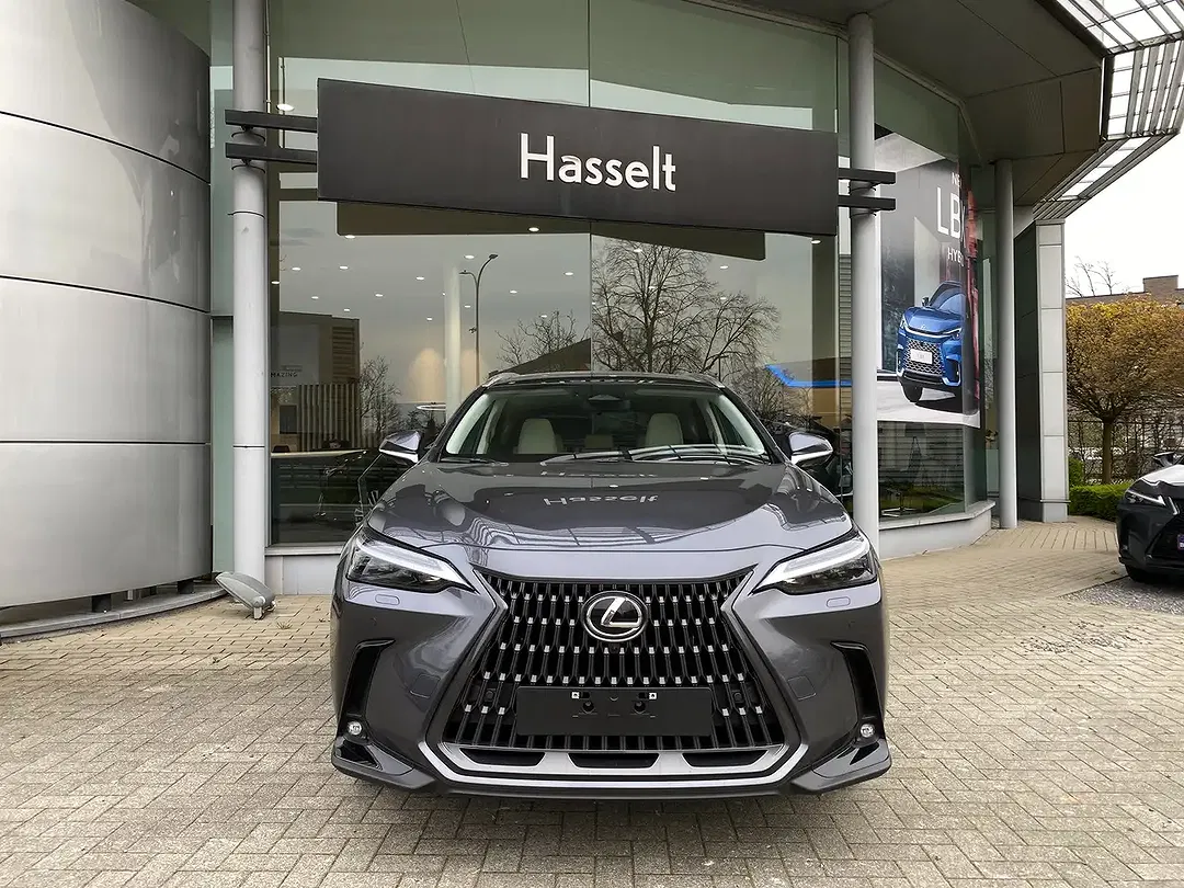 Lexus NX 450h+ - Thumbnail 4