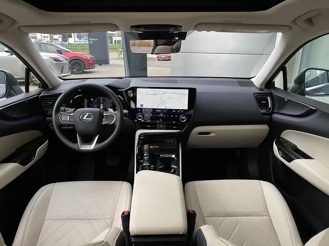 Lexus NX 450h+ - Thumbnail 6