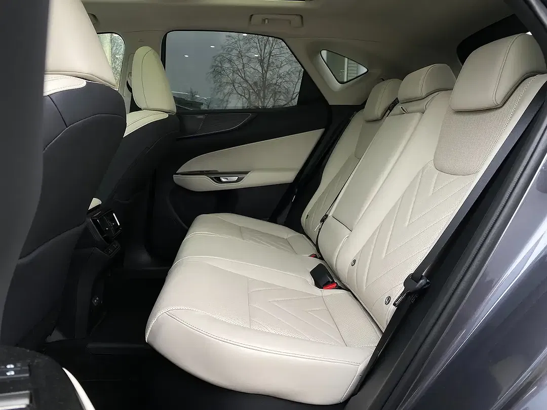 Lexus NX 450h+ - Thumbnail 8