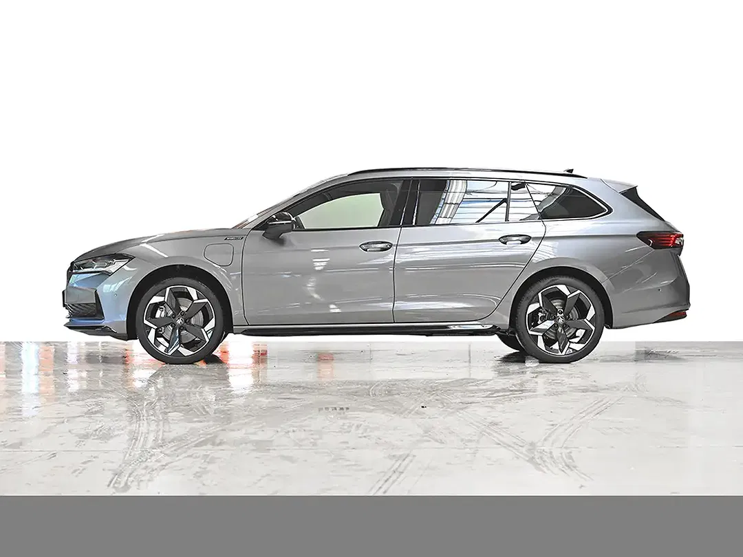 Skoda Superb - Thumbnail 4