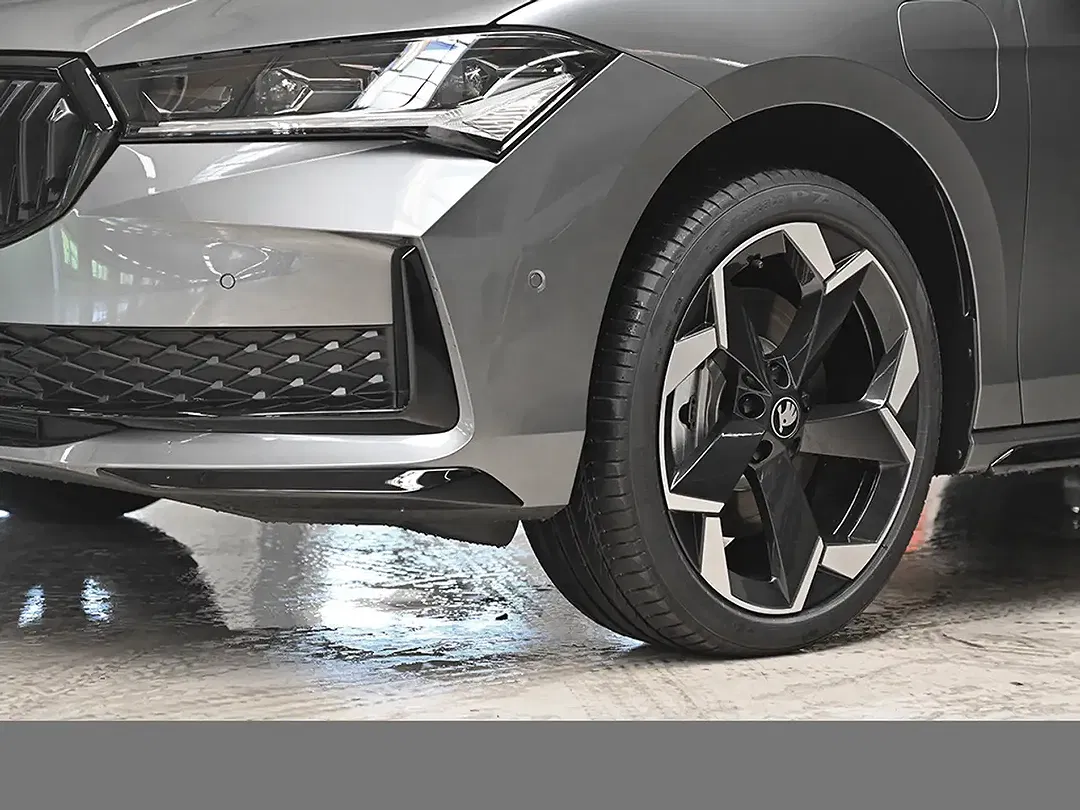 Skoda Superb - Thumbnail 6