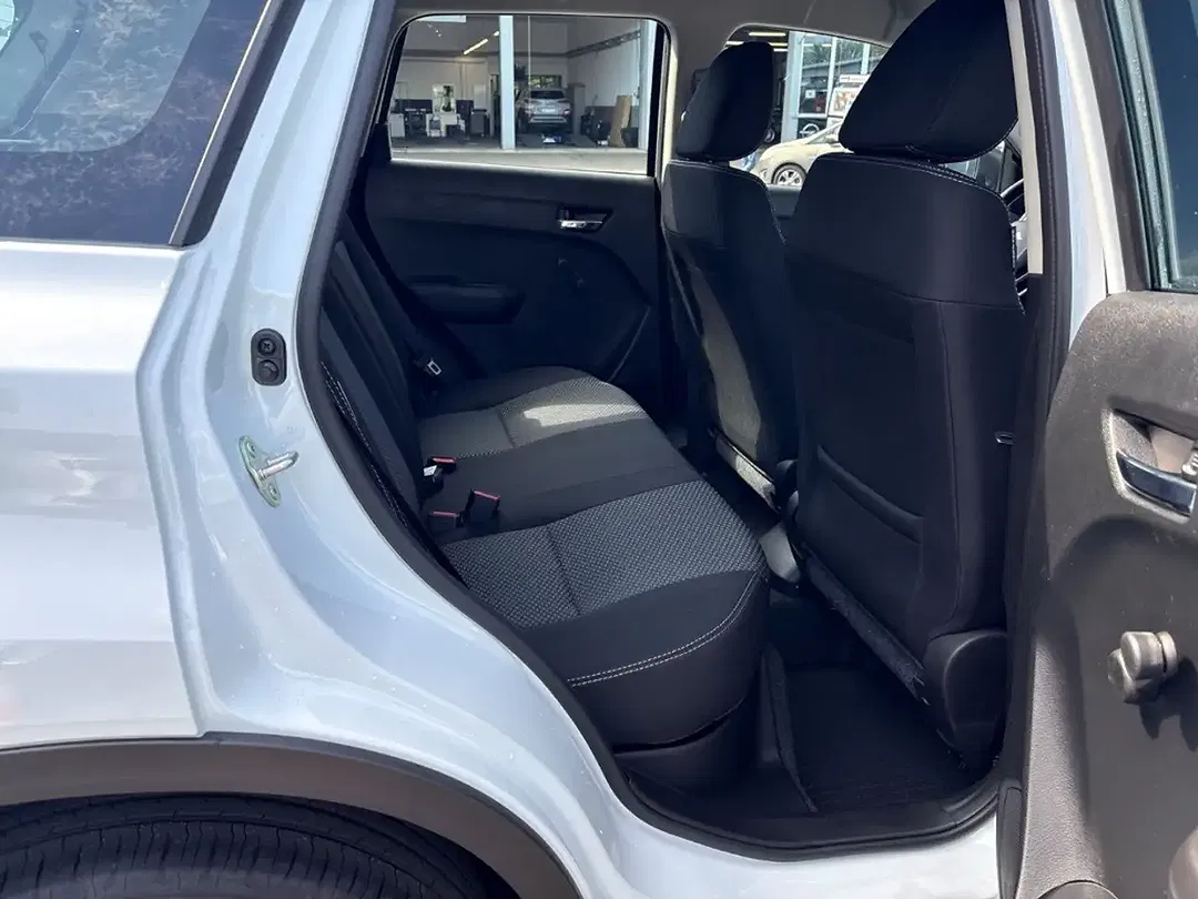 Suzuki Vitara - Thumbnail 10