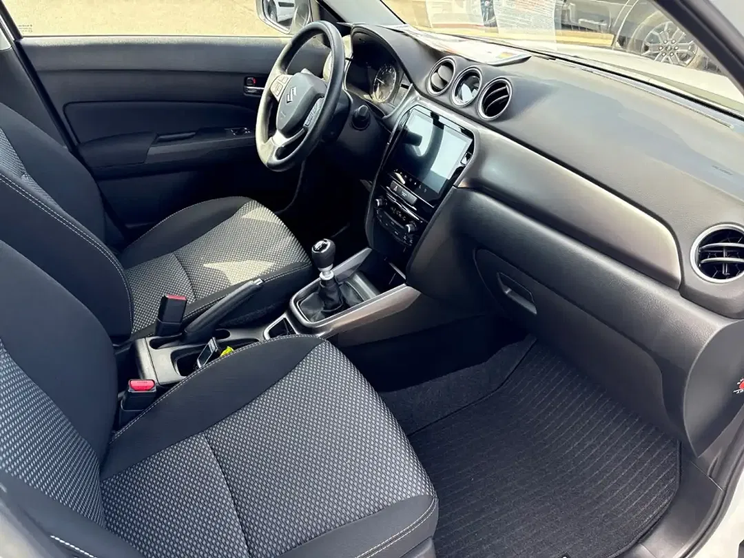 Suzuki Vitara - Thumbnail 13