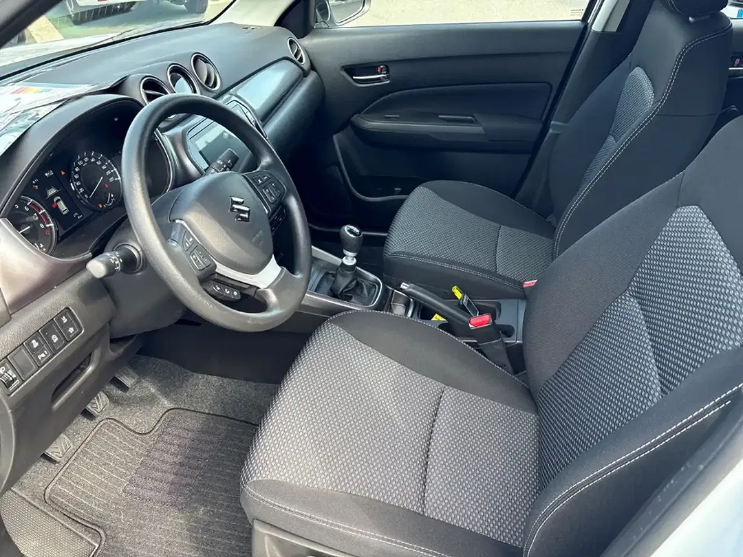 Suzuki Vitara - Thumbnail 9