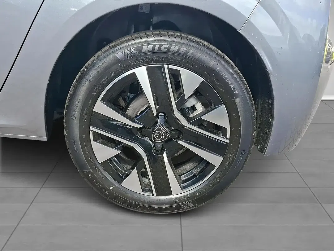 Peugeot 208 - Thumbnail 6