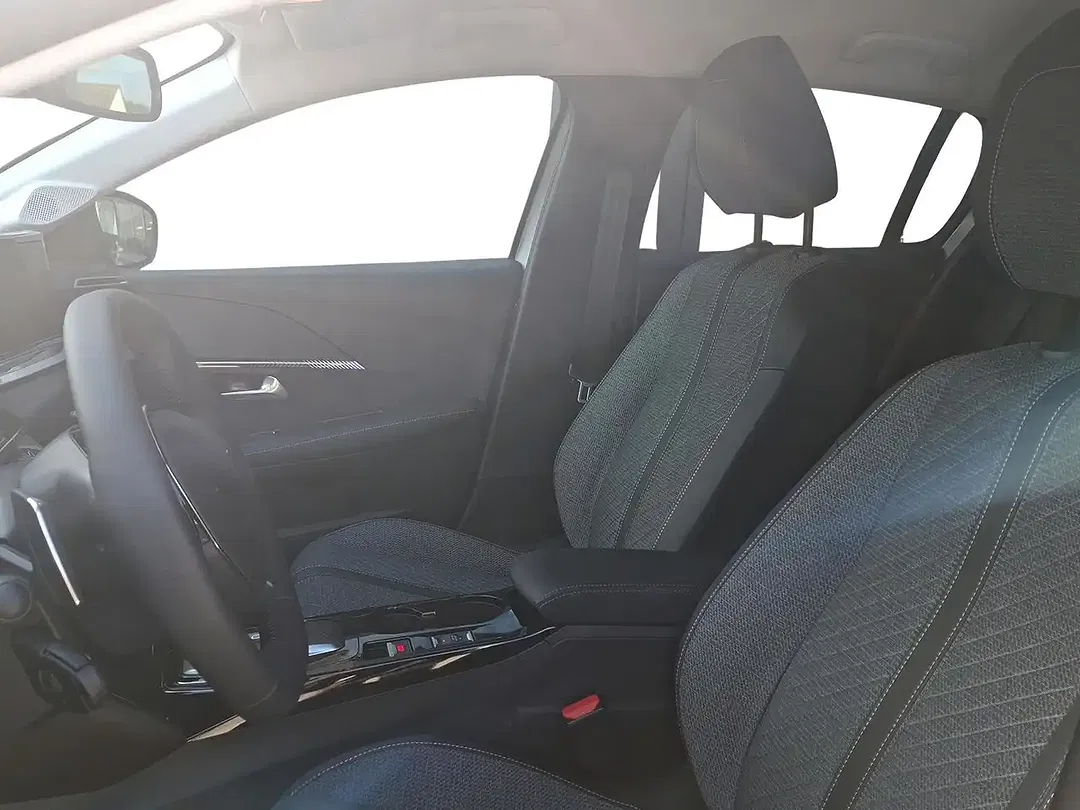Peugeot 208 - Thumbnail 7