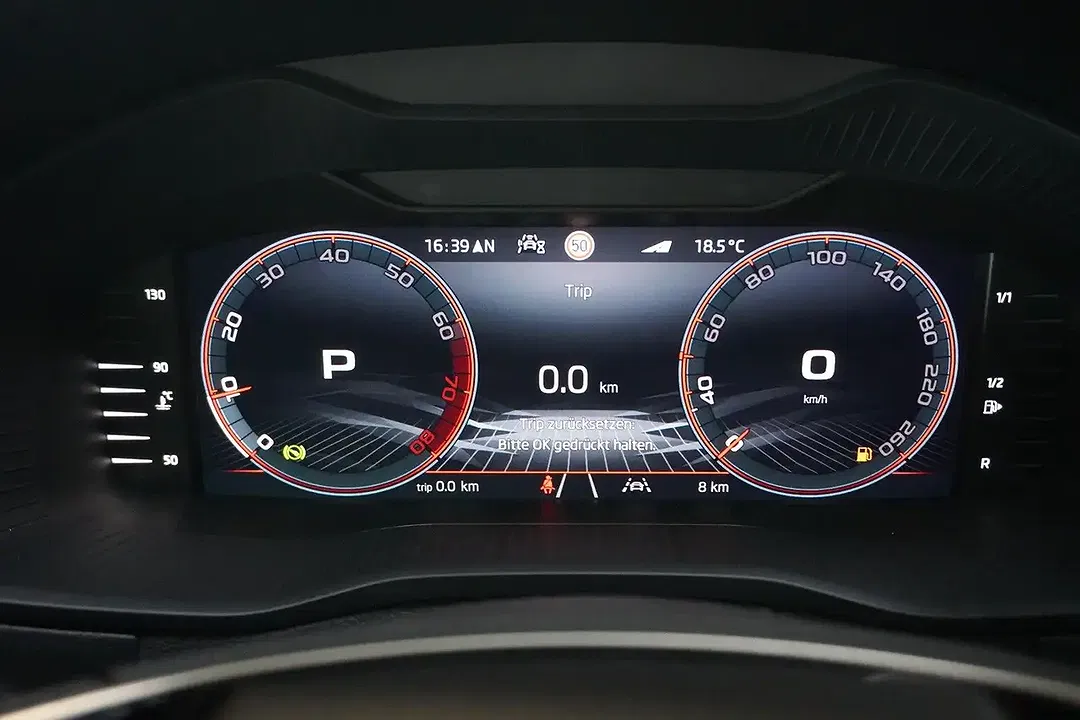 Skoda Karoq - Thumbnail 11