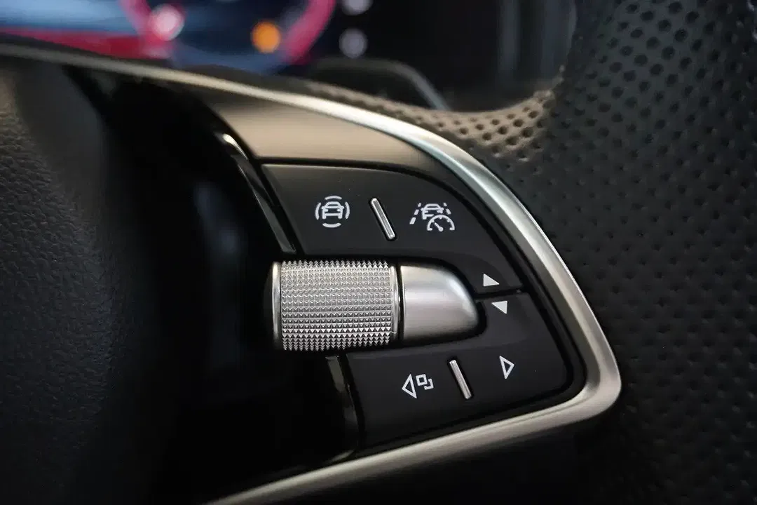 Skoda Karoq - Thumbnail 13