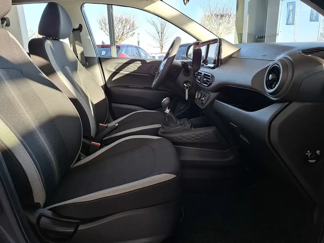 Hyundai i10 - Thumbnail 11