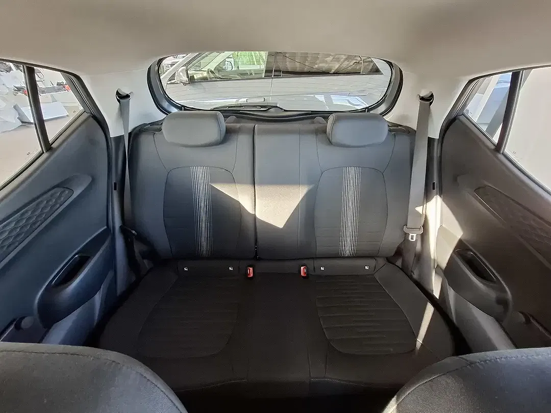 Hyundai i10 - Thumbnail 14