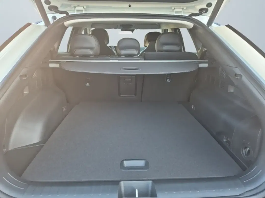 Kia EV6 - Thumbnail 13