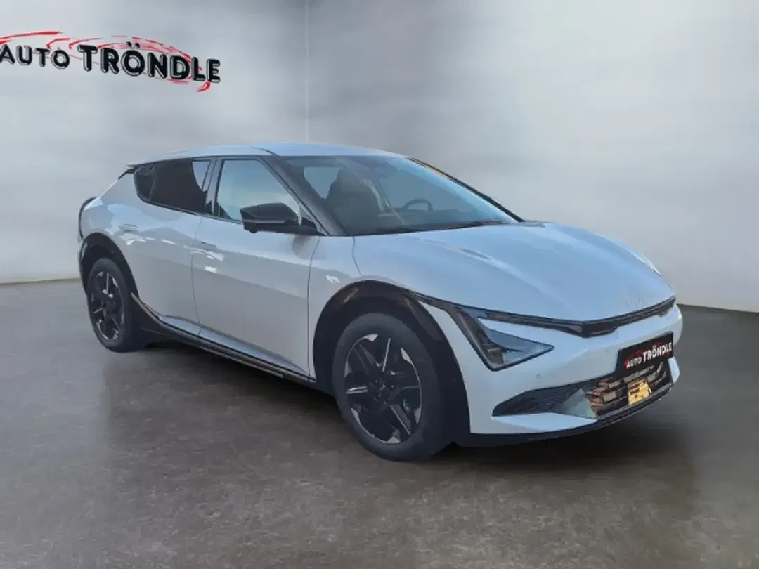 Kia EV6 - Thumbnail 3