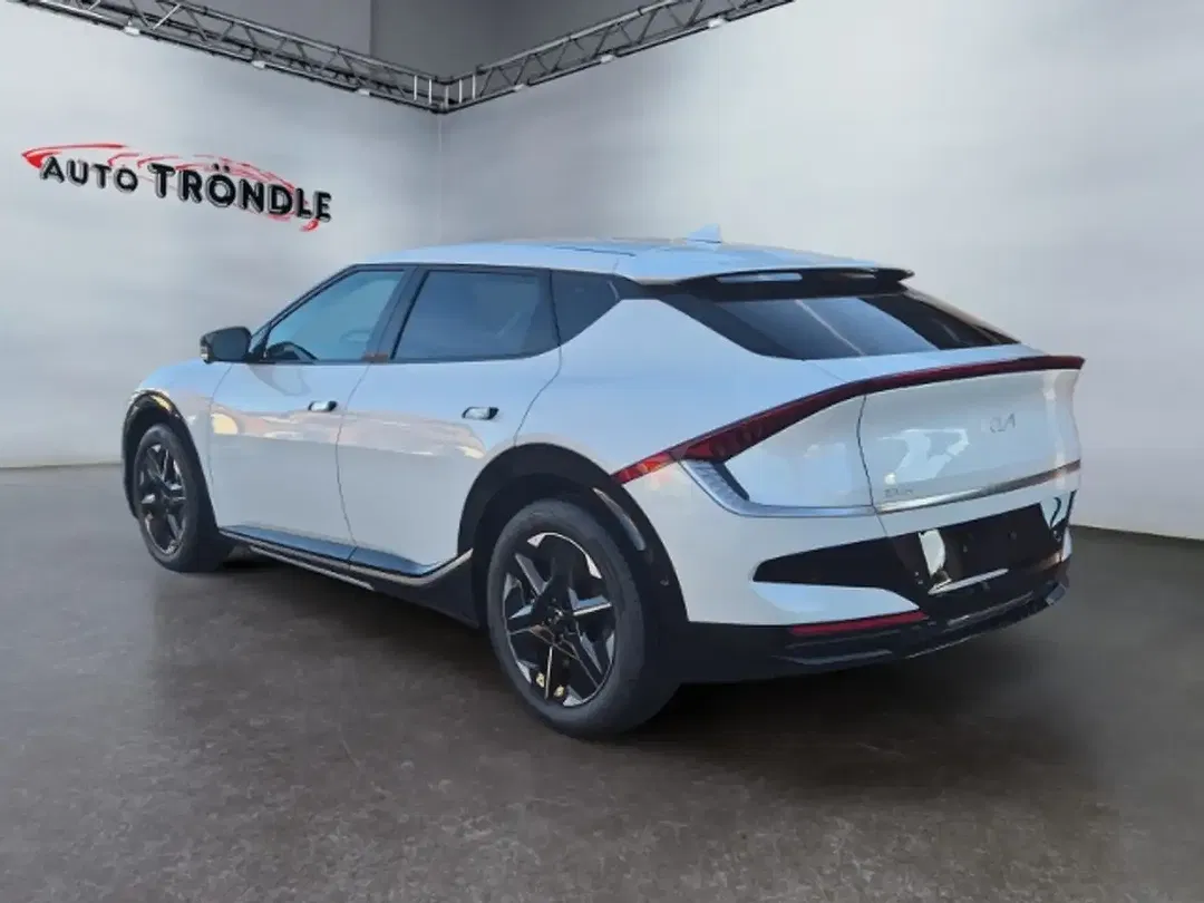 Kia EV6 - Thumbnail 6