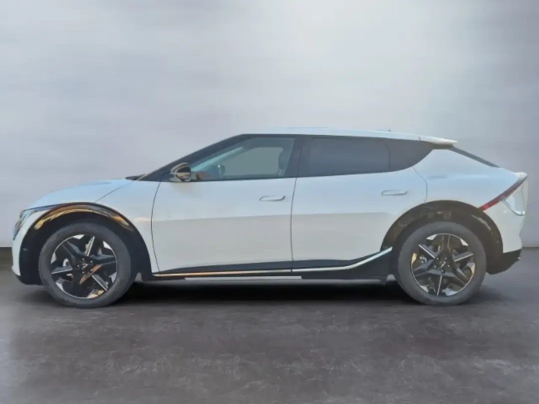 Kia EV6 - Thumbnail 7