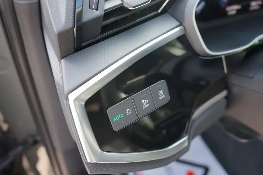 Audi Q3 - Thumbnail 13