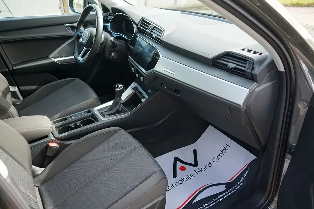 Audi Q3 - Thumbnail 7
