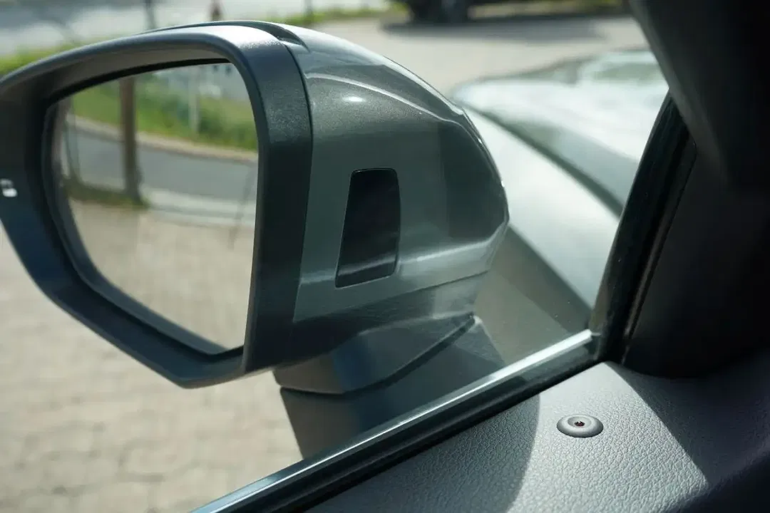 Audi Q3 - Thumbnail 9