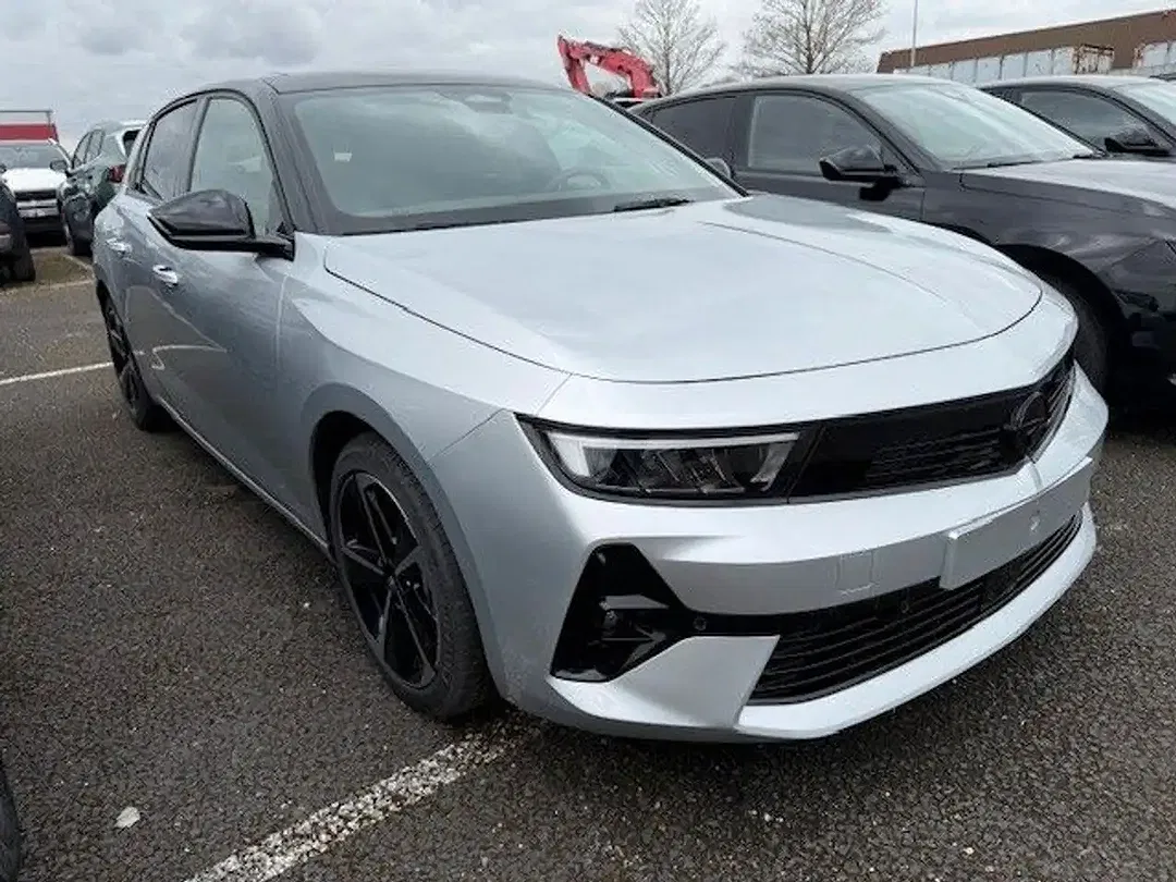 Opel Astra - Thumbnail 3