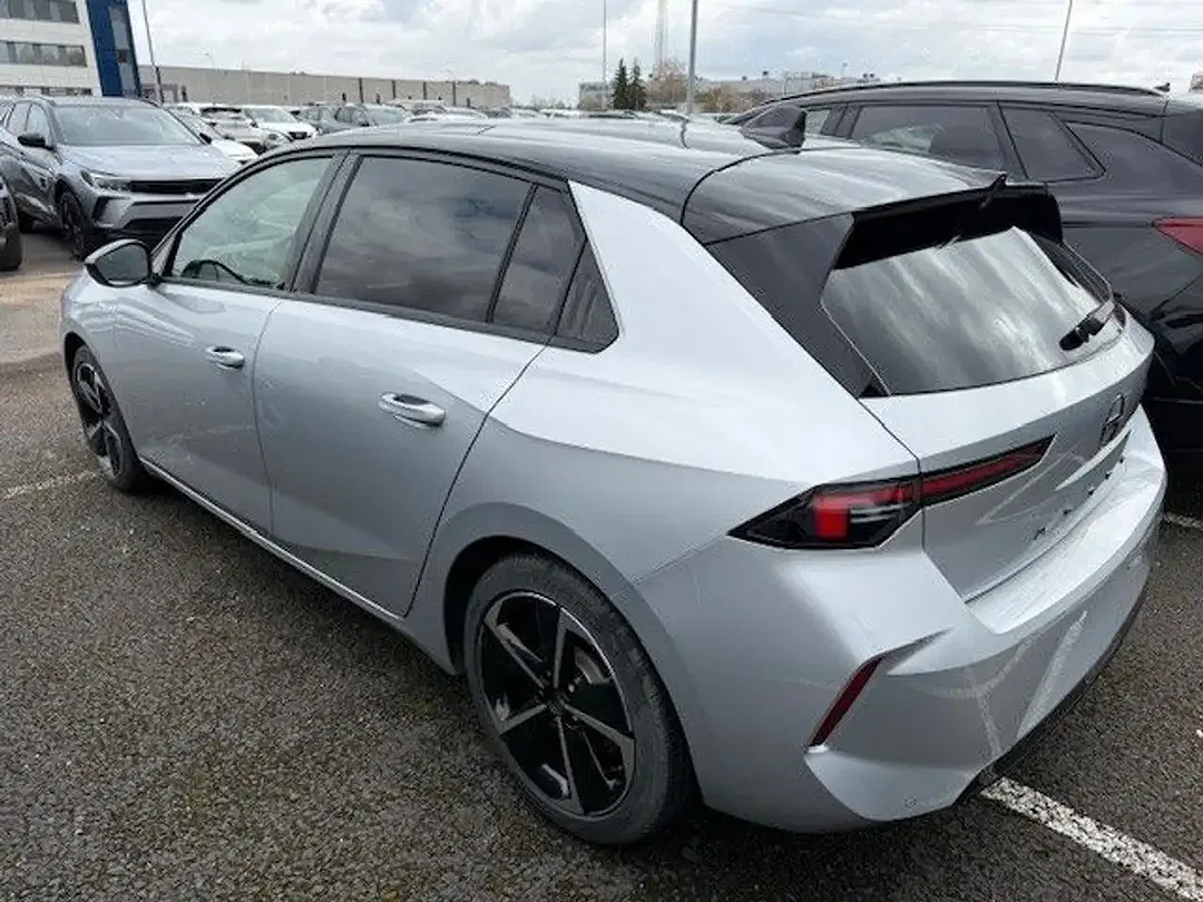 Opel Astra - Thumbnail 4