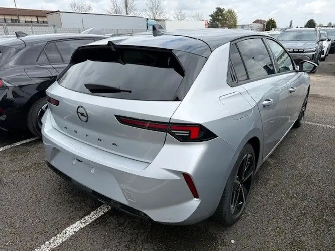 Opel Astra - Thumbnail 6