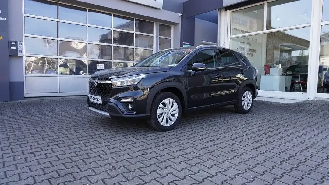 Suzuki S-Cross - Thumbnail 2