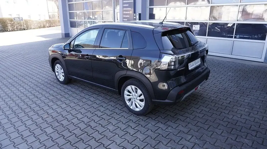 Suzuki S-Cross - Thumbnail 4