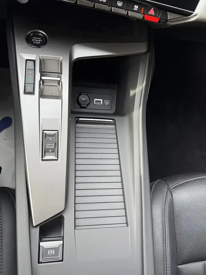 Peugeot 408 - Thumbnail 13