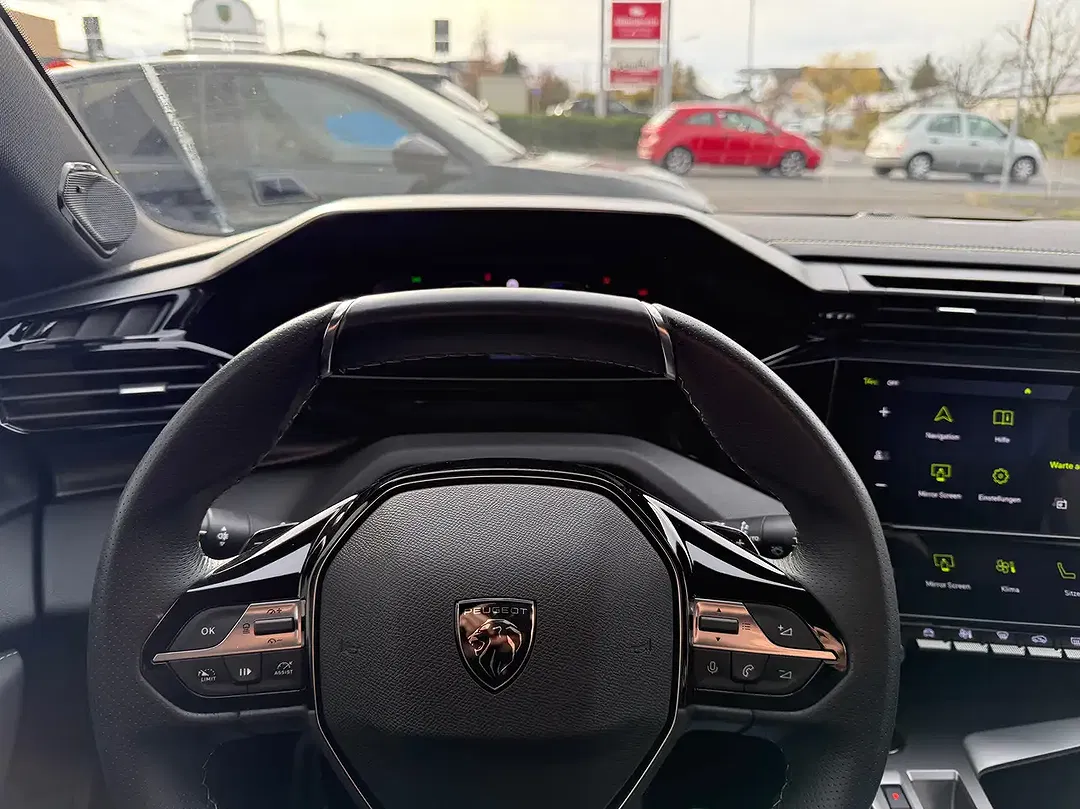 Peugeot 408 - Thumbnail 8