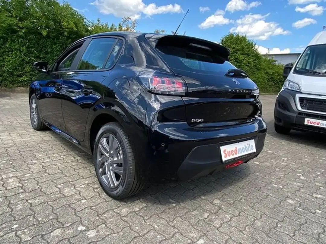 Peugeot 208 - Thumbnail 3