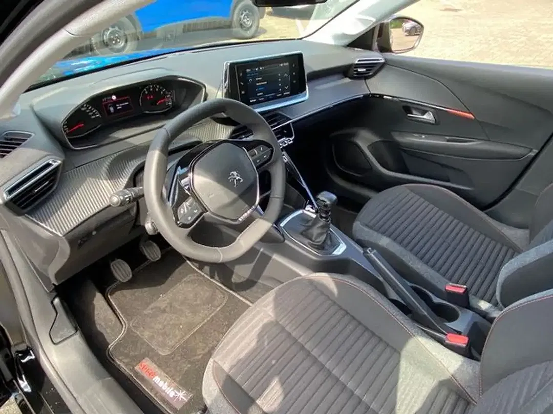 Peugeot 208 - Thumbnail 9