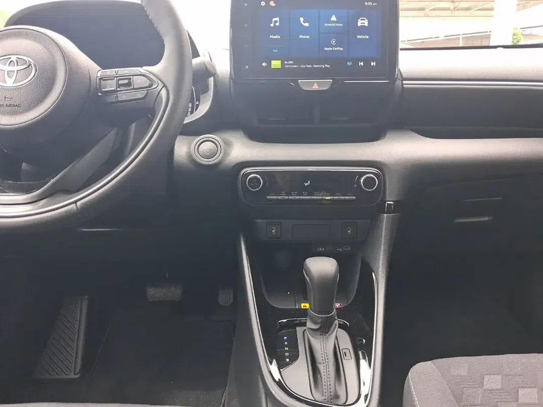 Toyota Yaris - Thumbnail 11