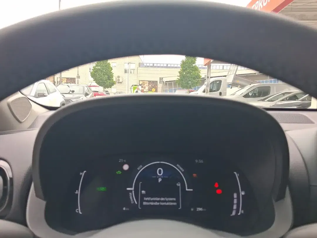 Toyota Yaris - Thumbnail 12
