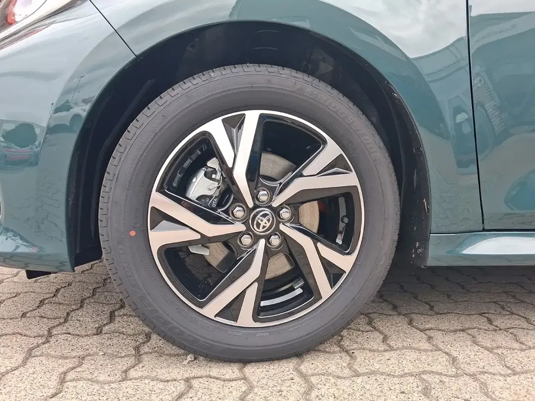 Toyota Yaris - Thumbnail 6
