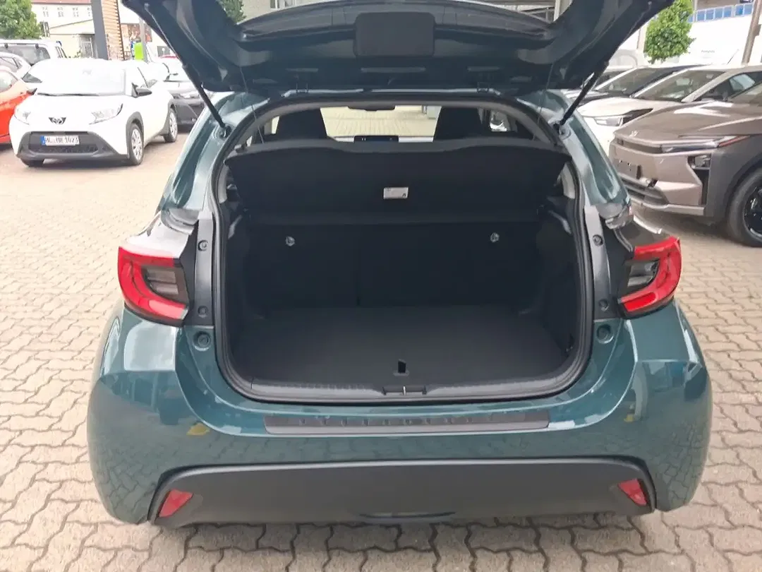 Toyota Yaris - Thumbnail 7